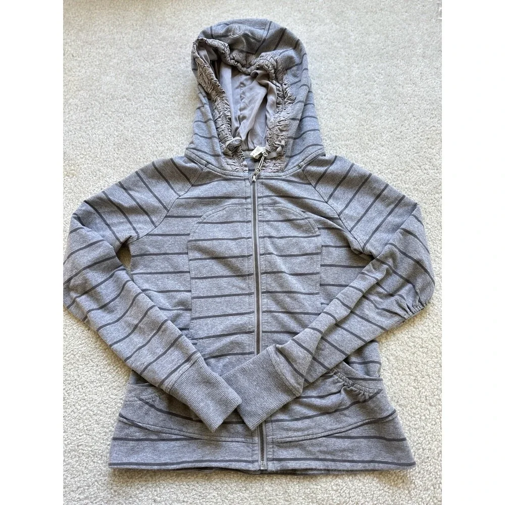 LULULEMON CAYMAN STRIPE HEATHERED GREY MOVEMENT JACKET Size 8